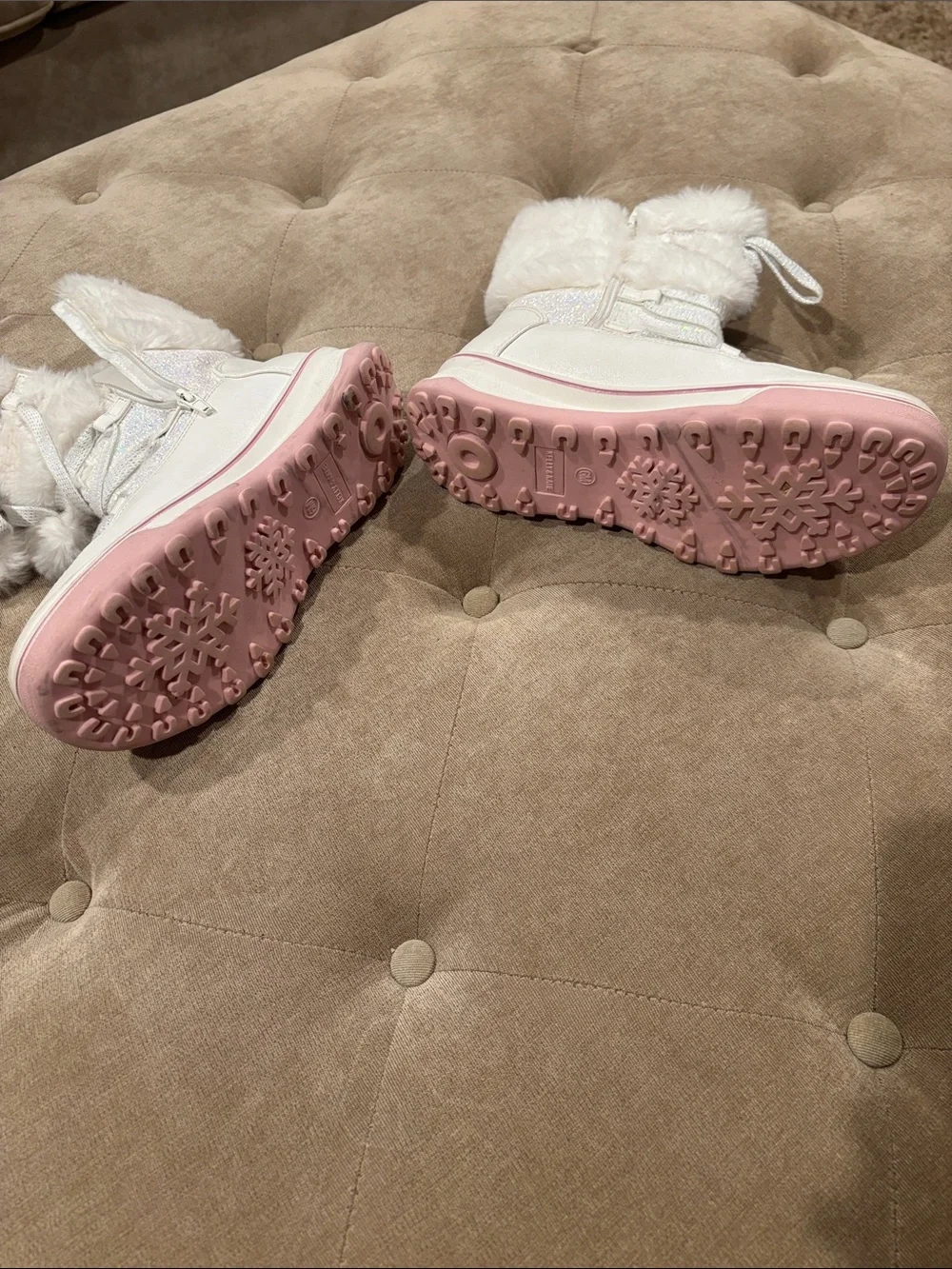 Girls Kids White Faux-Fur Glitter Winter Boots with Pom-Pom Laces